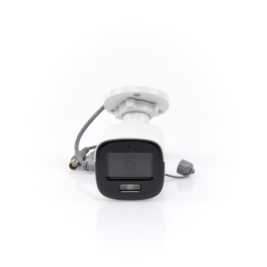 Camara Bala TURBOHD 3K (5 Megapixel) / Lente 2.8 mm / Micrófono Integrado / Imagen a Color 24/7 (ColorVu) / Luz Blanca 20m / Exterior IP67 / dWDR / 4 Tecnologías SKU: DS-2CE10KF0T-FS
