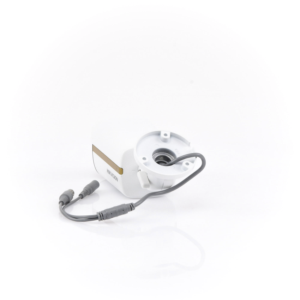 Bala TURBOHD 4K / Imagen a Color 24/7 (ColorVu) / Lente 3.6 mm / METAL / Luz Blanca 40 mts / Exterior IP67 / WDR 130 dB SKU: DS-2CE12UF3T-E