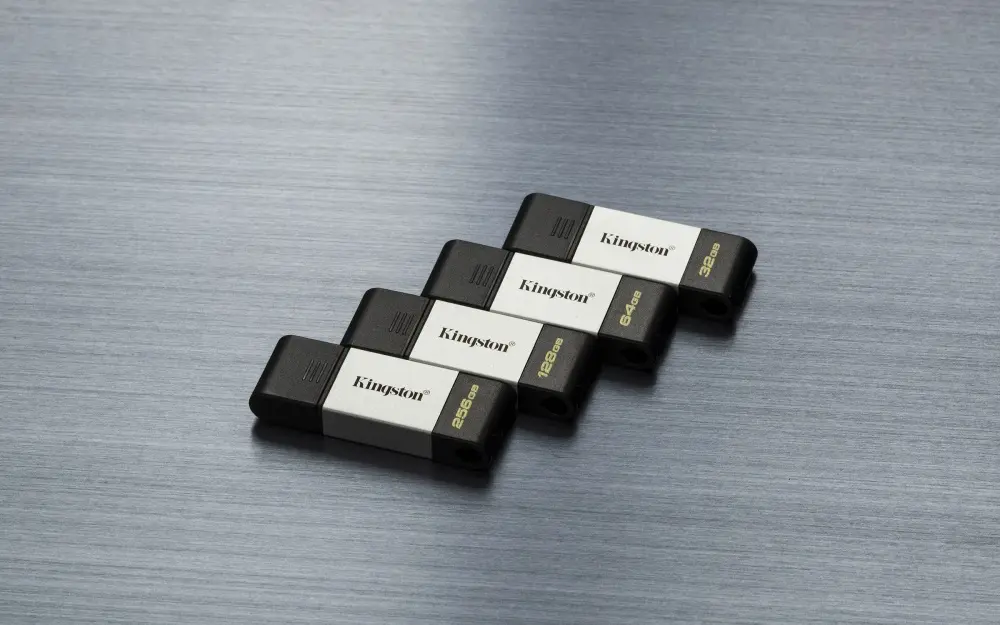 CP-KINGSTON-DT8032GB-8.webp
