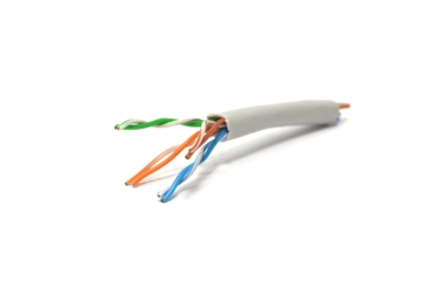 [TVD119018METRO] Metro de cable UTP Marca SAXXON categoría 5e Cat5e para INTERIOR OUTP5ECCA305G SKU: TVD119018METRO